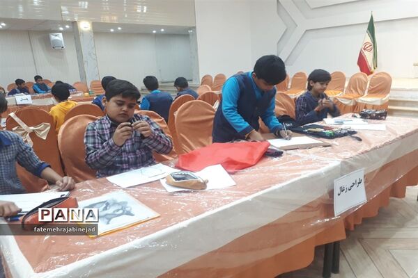 برگزاری جشنواره هنرهای تجسمی ویژه پسران ابرکوهی