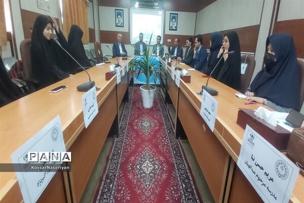 اولین نشست خبری مدیر و معاونان آموزش و پرورش خلیل‌آباد