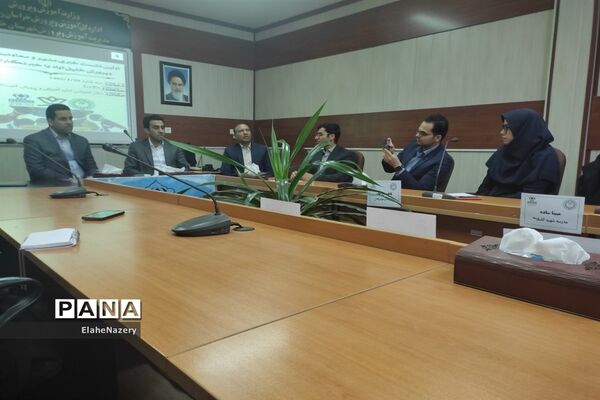 اولین نشست خبری مدیر و معاونان آموزش و پرورش خلیل‌آباد