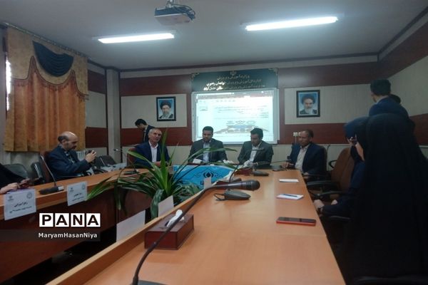 اولین نشست خبری مدیر و معاونان آموزش و پرورش خلیل‌آباد