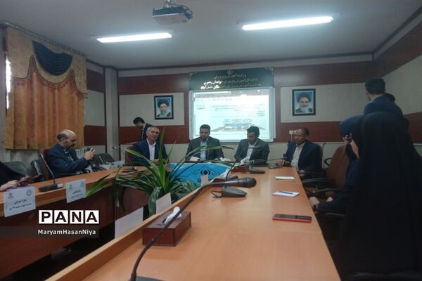 اولین نشست خبری مدیر و معاونان آموزش و پرورش خلیل‌آباد