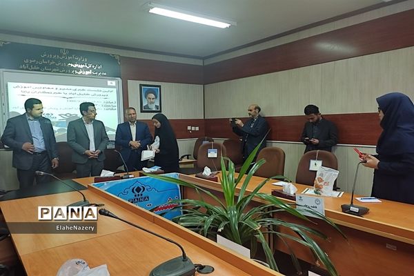 اولین نشست خبری مدیر و معاونان آموزش و پرورش خلیل‌آباد