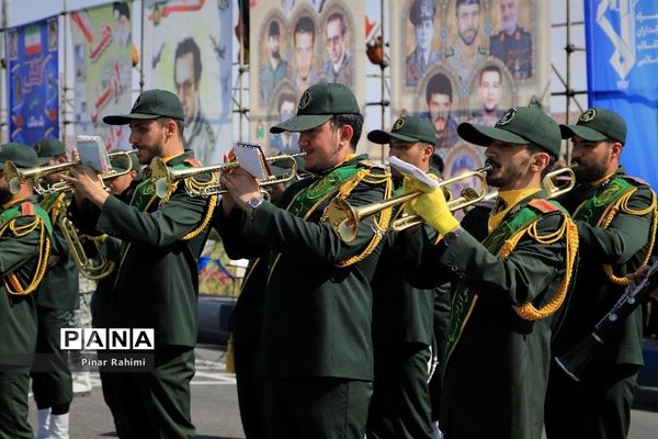 مراسم رژه روز ارتش در تبریز