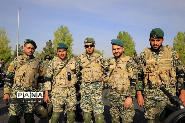 مراسم رژه روز ارتش در تبریز