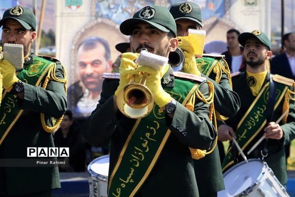 مراسم رژه روز ارتش در تبریز