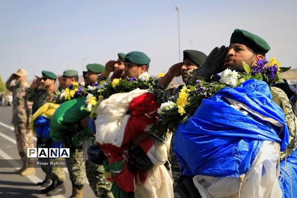 مراسم رژه روز ارتش در تبریز