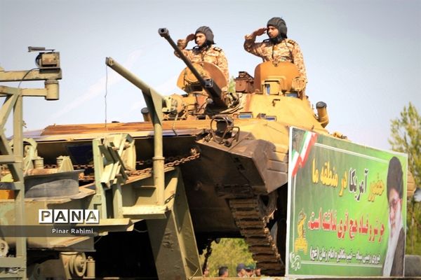 مراسم رژه روز ارتش در تبریز