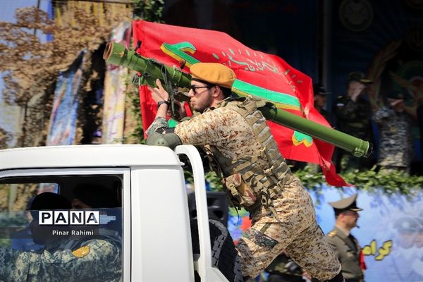 مراسم رژه روز ارتش در تبریز