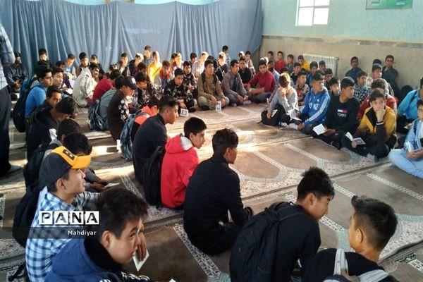 محفل انس با قرآن در دبیرستان شهید علی تات شهر جوادآباد