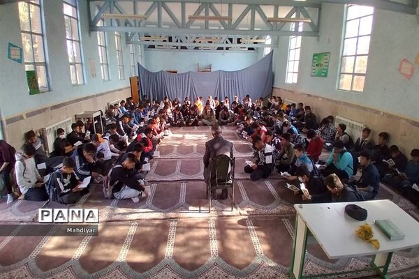 محفل انس با قرآن در دبیرستان شهید علی تات شهر جوادآباد