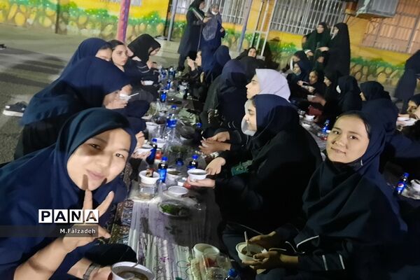 ضیافت افطاری در مدرسه علامه مجلسی