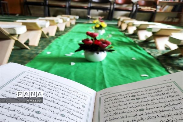 مراسم افطاری در دبیرستان شرف ناحیه 4 مشهد مقدس