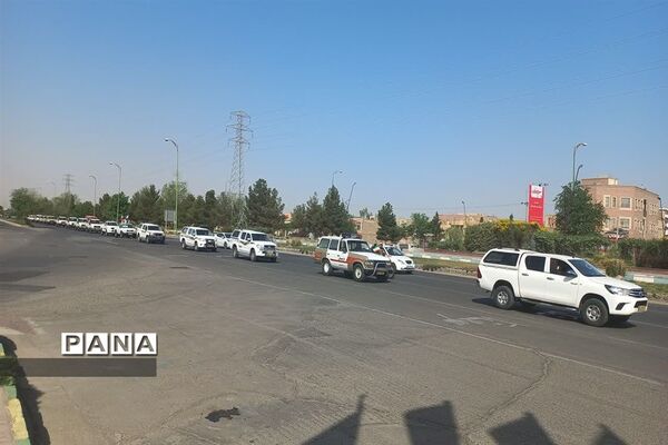 مراسم رژه نیروهای مسلح به مناسبت روز ارتش در شهرستان‌های آران و بیدگل و کاشان