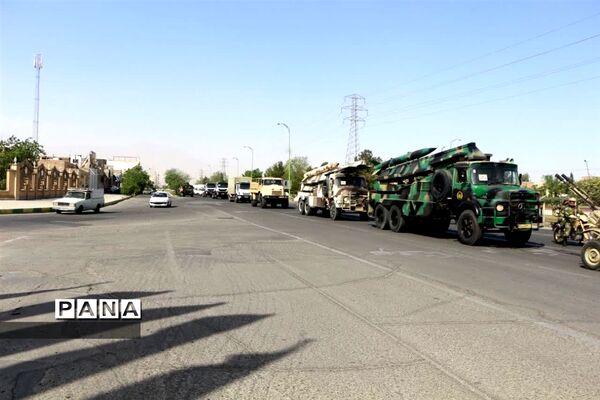 مراسم رژه نیروهای مسلح به مناسبت روز ارتش در شهرستان‌های آران و بیدگل و کاشان