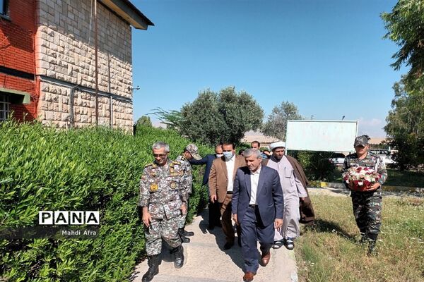 دیدار مسئولین آموزش و پرورش با فرمانده پدافند هوایی بهبهان بمناسبت روز ارتش