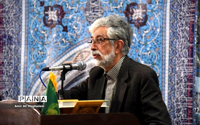 همه نیروهای انقلاب برای یک کار تشکیلاتی سازمان‌یافته آماده باشند