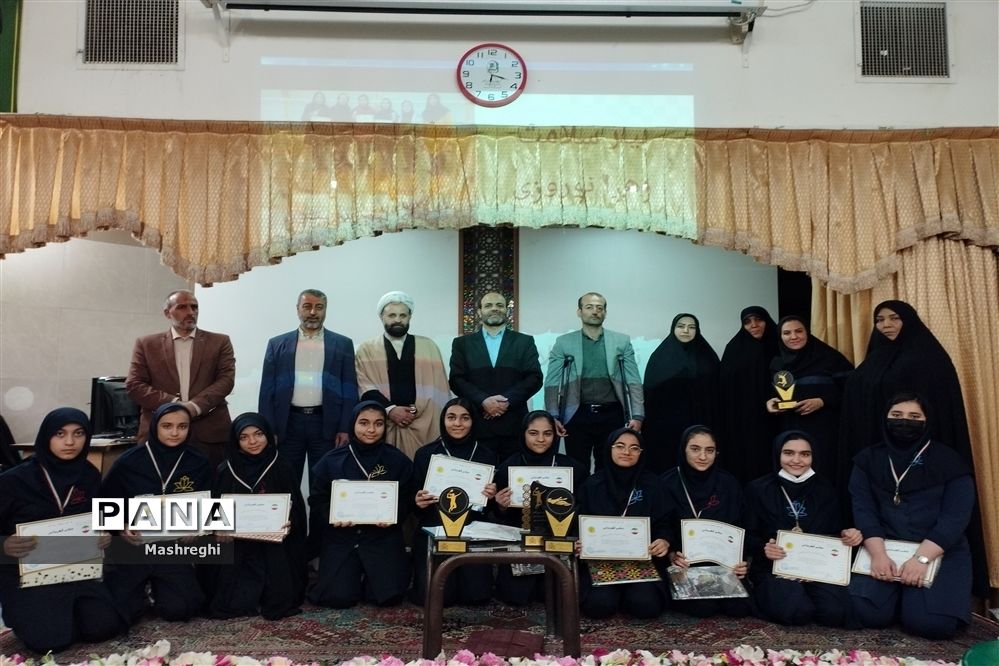 جشن ستارگان و سفره ضیافت افطاری در دبیرستان شاهد مس‌فروش کاشان