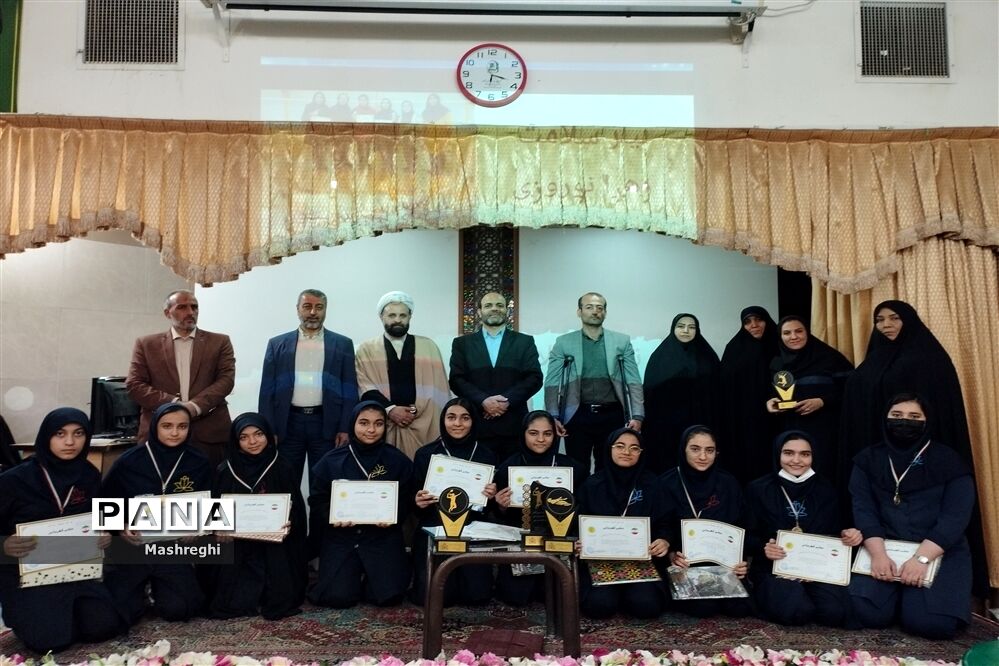 جشن ستارگان و سفره ضیافت افطاری در دبیرستان شاهد مس‌فروش کاشان