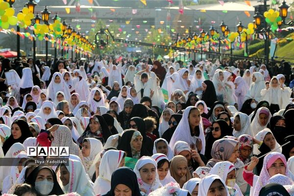 نخستین اجتماع 30 هزار نفری  روزه اولی‌ها