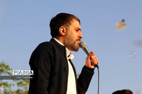 نخستین اجتماع 30 هزار نفری  روزه اولی‌ها