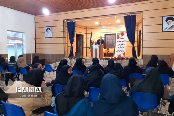 ضیافت افطاری  در دبیرستان شهید ملک‌زاده آمل