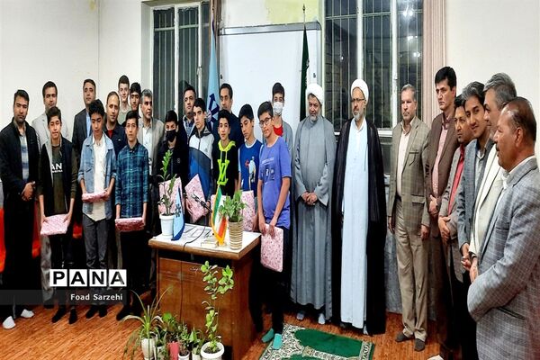 برگزاری مراسم جشن تکلیف دانش‌آموزان پایه هشتم دبیرستان تیزهوشان در شهرستان تربت جام