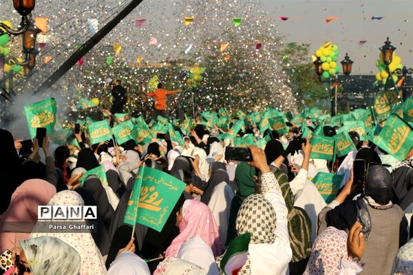 اجتماع بزرگ روزه اولی‌ها در باغ کتاب تهران