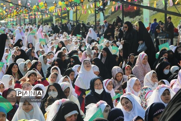 حضور فعال دانش‌آموزان و فرهنگیان منطقه ۱۳ در جشن روزه اولی‌های شهر تهران