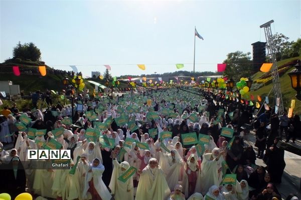 حضور فعال دانش‌آموزان و فرهنگیان منطقه ۱۳ در جشن روزه اولی‌های شهر تهران