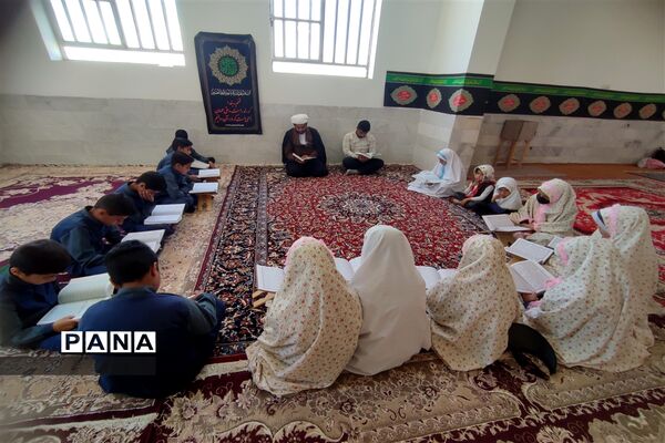 محفل انس با قرآن دبستان لقمان حکیم شهرستان خاتم