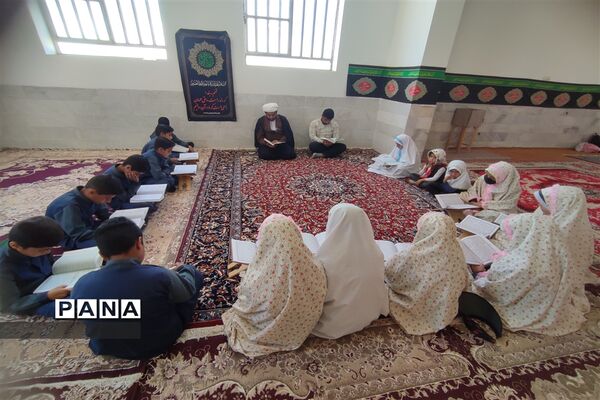 محفل انس با قرآن دبستان لقمان حکیم شهرستان خاتم