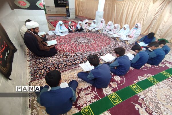 محفل انس با قرآن دبستان لقمان حکیم شهرستان خاتم