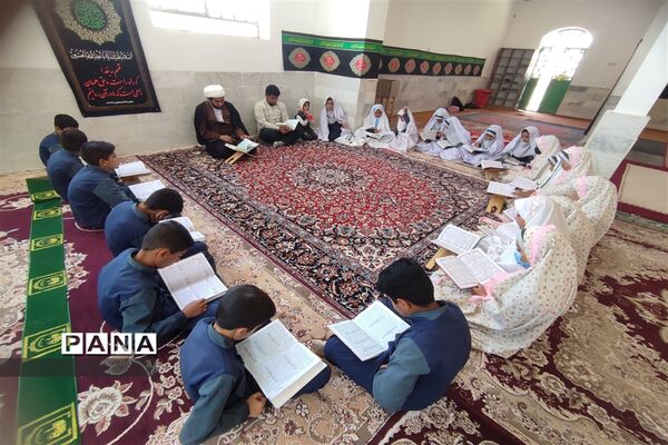 محفل انس با قرآن دبستان لقمان حکیم شهرستان خاتم