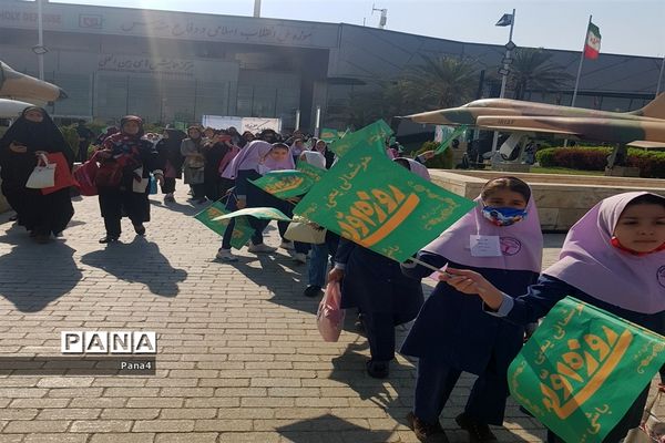 حضور پرشور دانش‌آموزان دختر منطقه 4 در جشن بزرگ روزه اولی‌ها