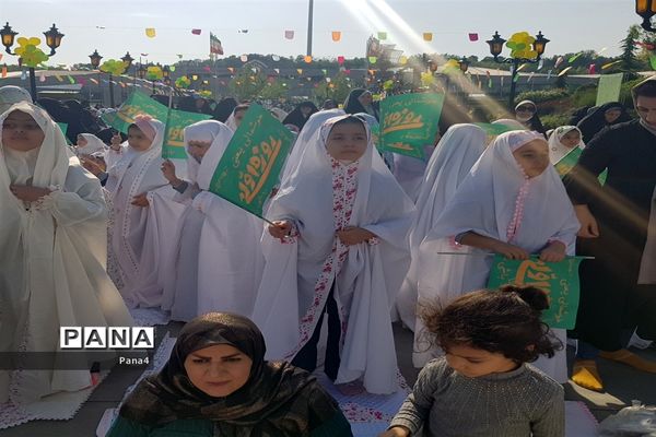 حضور پرشور دانش‌آموزان دختر منطقه 4 در جشن بزرگ روزه اولی‌ها