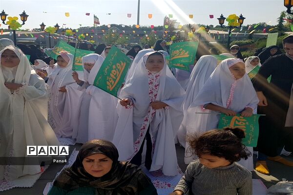 حضور پرشور دانش‌آموزان دختر منطقه 4 در جشن بزرگ روزه اولی‌ها