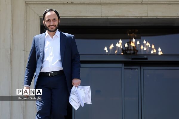 حاشیه جلسه هیات دولت -30 فروردین