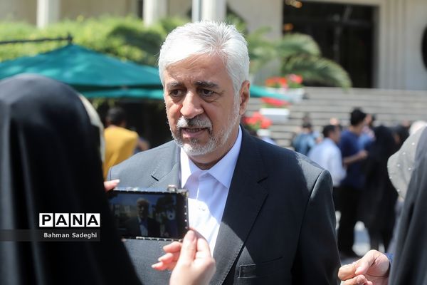 حاشیه جلسه هیات دولت -30 فروردین