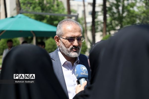 حاشیه جلسه هیات دولت -30 فروردین