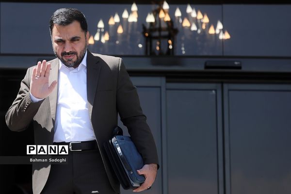 حاشیه جلسه هیات دولت -30 فروردین