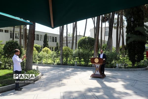 حاشیه جلسه هیات دولت -30 فروردین