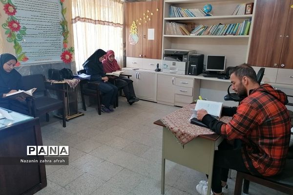 برگزاری محفل انس با قرآن در دبستان شهدای کریتون ۲ رودهن