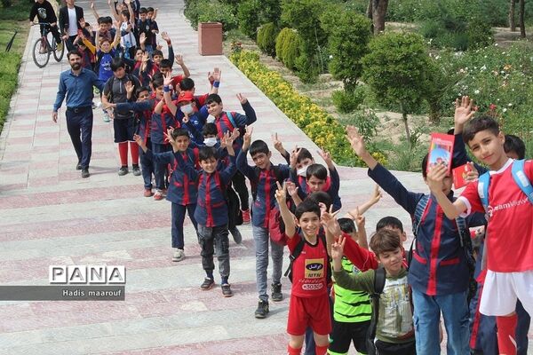 پاک‌سازی محیط زیست به‌مناسبت گرامیداشت هفته زمین پاک در بهارستان 2