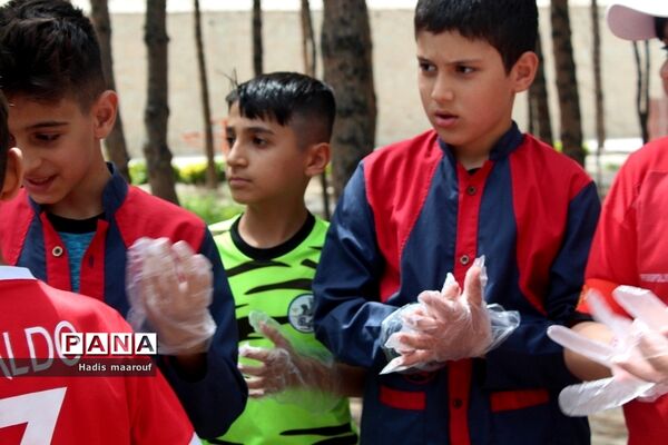 پاک‌سازی محیط زیست به‌مناسبت گرامیداشت هفته زمین پاک در بهارستان 2