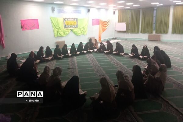 ضیافت افطار دانش‌آموزی در منطقه ۱۵