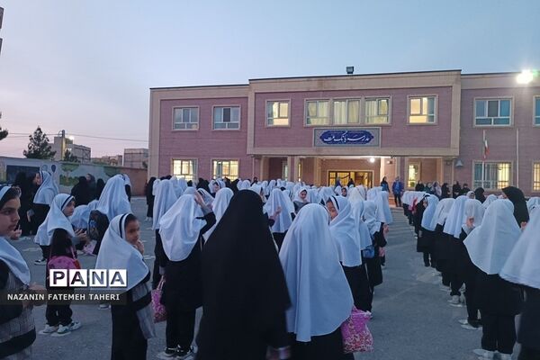 ضیافت افطاری در دبستان دخترانه ریحانه‌النبی فشافویه