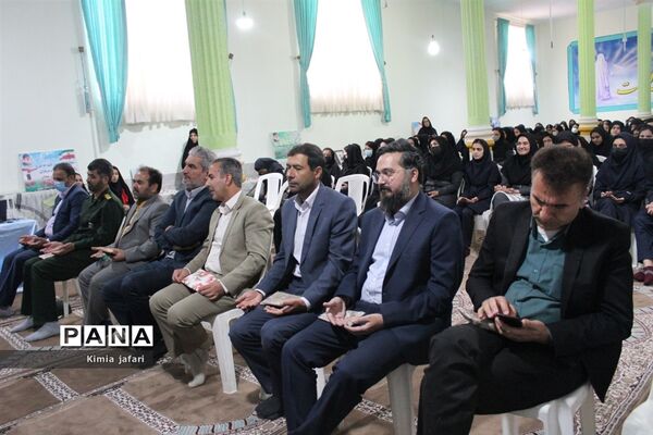 برگزاری یادواره شهدای (نسل آلاله‌ها) در دبیرستان شاهد مطهره