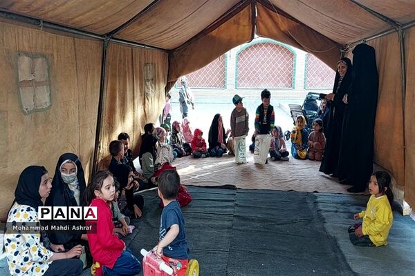 برگزاری اجتماع‌ خانوادگی‌ مدافعان‌ حریم‌ خانواده و حجاب در نایین