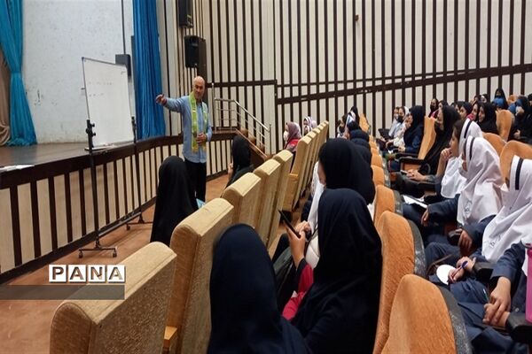 برگزاری همایش رهبران جوان سازمان دانش‌آموزی ناحیه ۳ کرج