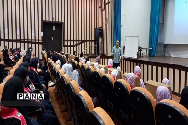 برگزاری همایش رهبران جوان سازمان دانش‌آموزی ناحیه ۳ کرج